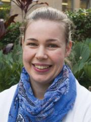 Dr Elizabeth Dun